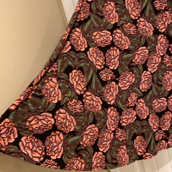 Maxi skirt with roses - Picture 4 of 6